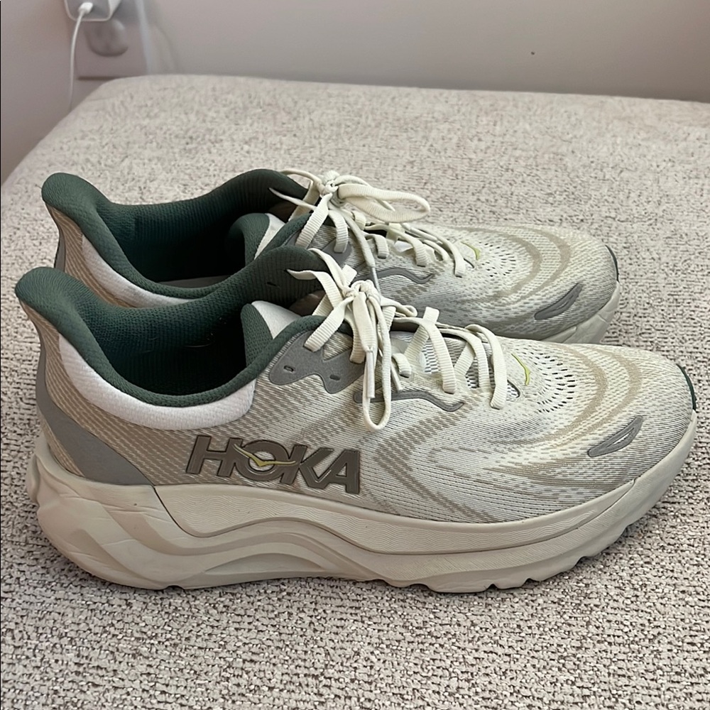 Hoka Arahi 8Athletic Sneakers - Picture 3 of 6